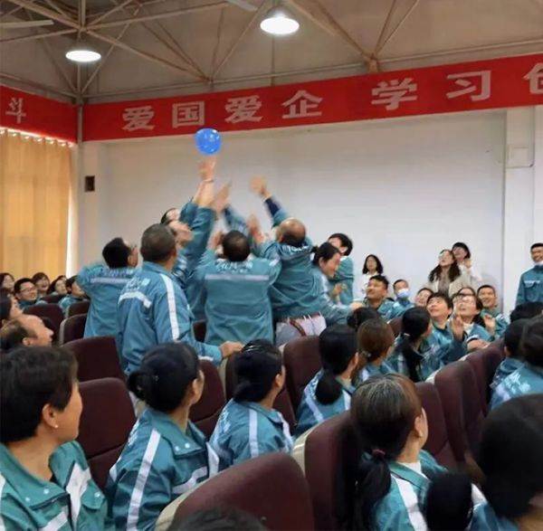 建設(shè)幸福企業(yè) 創(chuàng)建幸福家庭 | 一滕新材料開展職場高情商溝通和子女教育培訓(xùn)