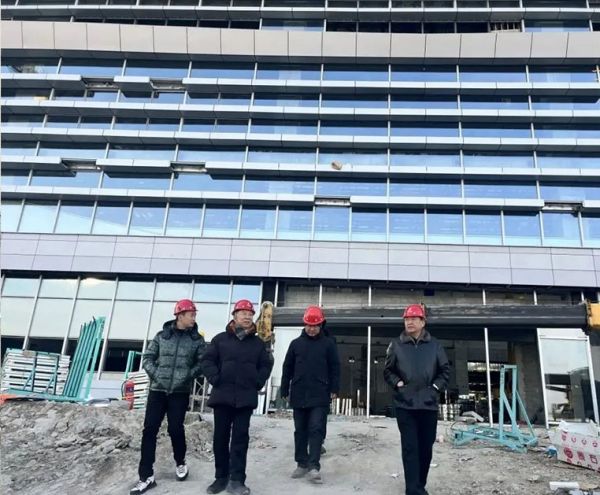 齊齊哈爾機場項目建設(shè)取得重要進展——滕鴻儒董事長再次赴黑龍江省調(diào)度齊齊哈爾機場項目建設(shè)推進情況