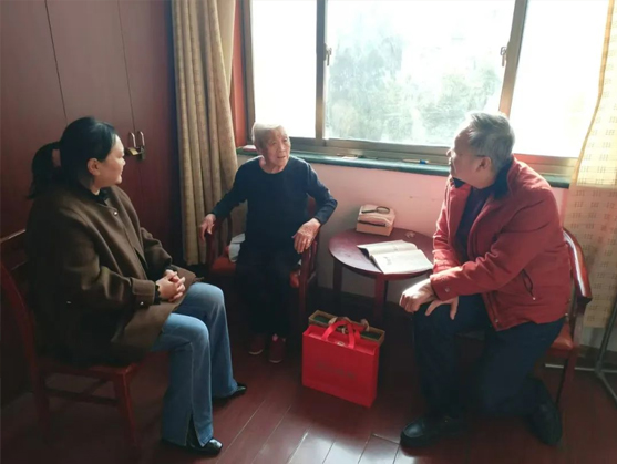 新春傳問候，關懷暖人心——泰城一滕醫(yī)藥公司開展春節(jié)走訪慰問活動