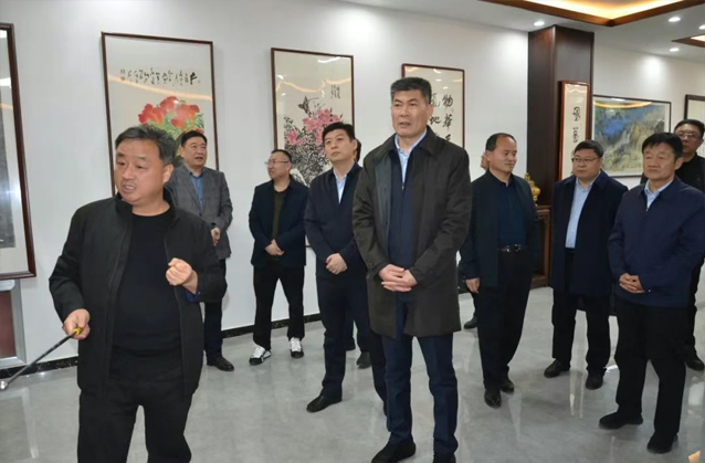 辰龍集團黨委書記、董事長宗成偉到一滕集團參觀考察
