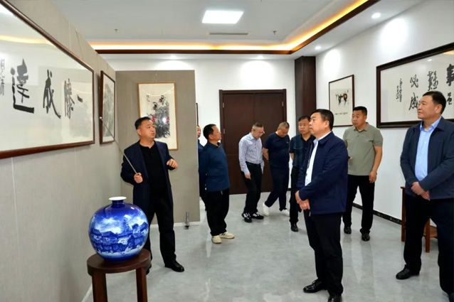 哈密市工商聯(lián)考察團(tuán)到一滕集團(tuán)參觀考察